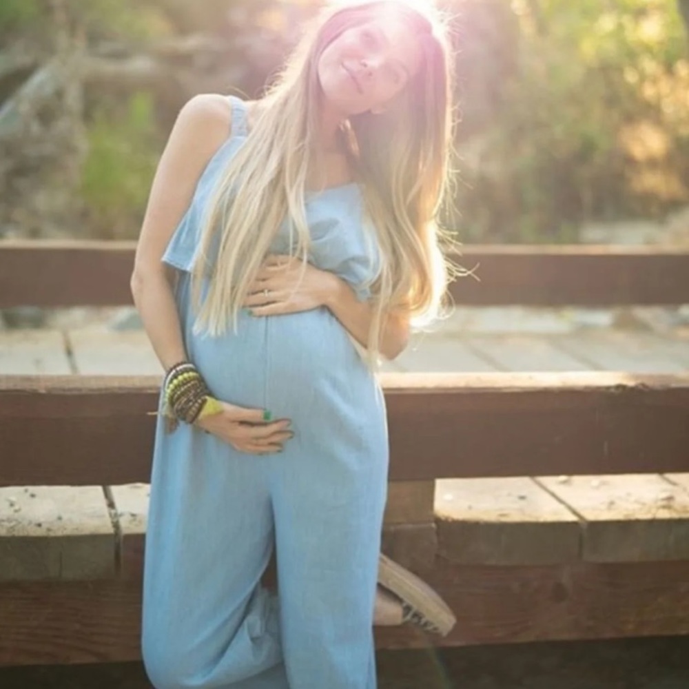 SOLD ON MERCARI***Chambray ruffle maternity jumper